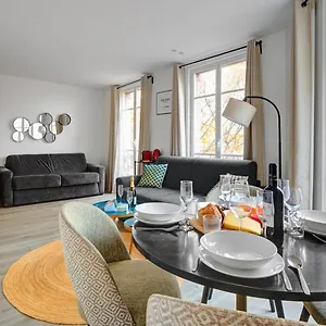 155 Georges - Superbe A París