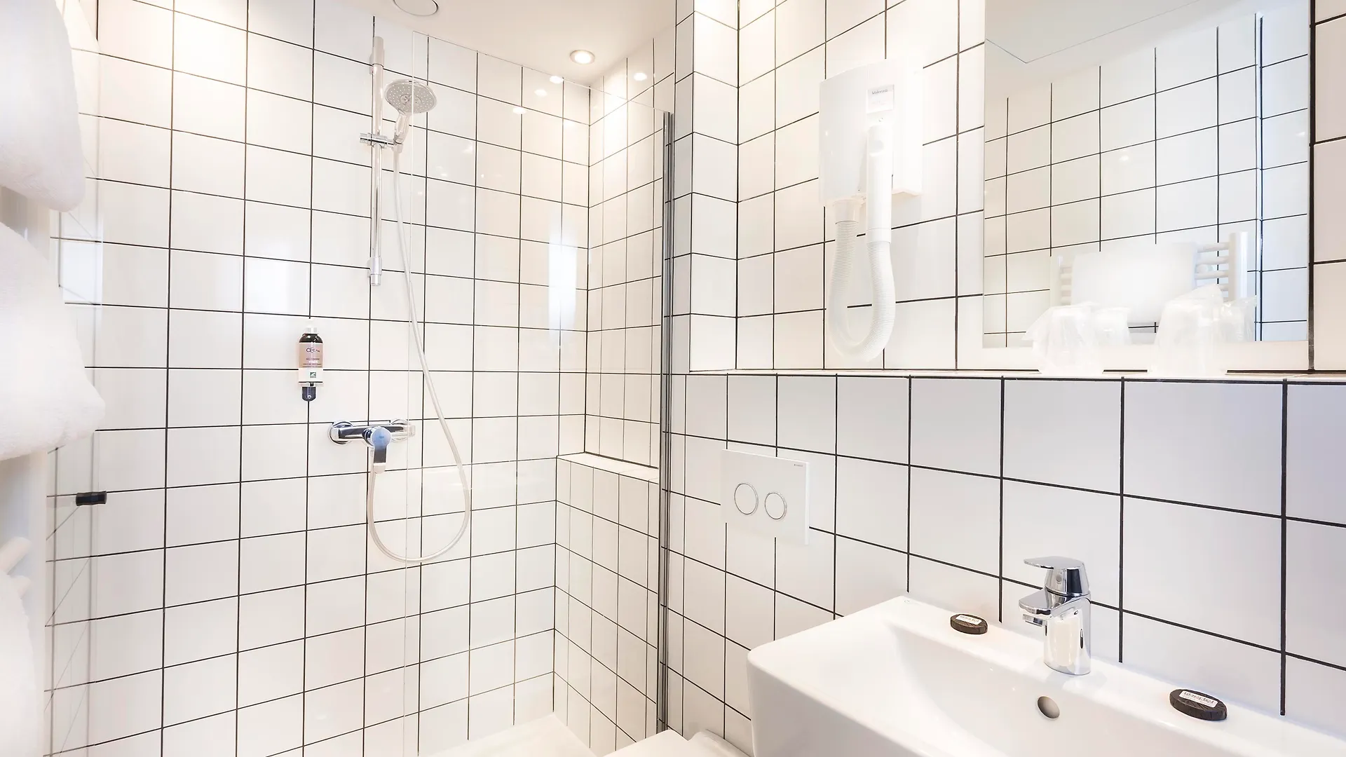 Libertel Canal Saint Martin Paris Hotel