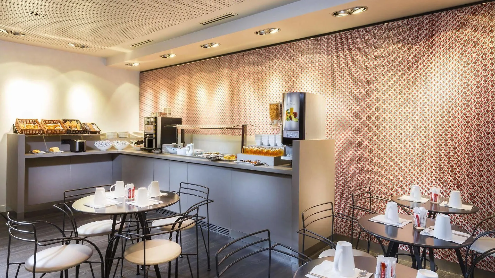 Libertel Canal Saint Martin Paris 3*,